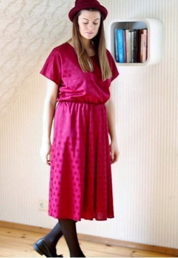 Burgundy short sleeve textured silky dress